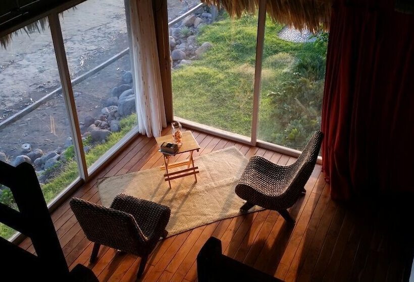 فندق Punta Mango Surf & Beachfront Resort