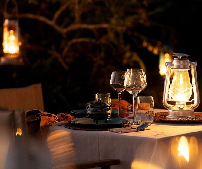 בית מלון כפרי Samara Karoo Reserve