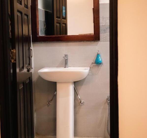 مبيت وإفطار Akim Homestay