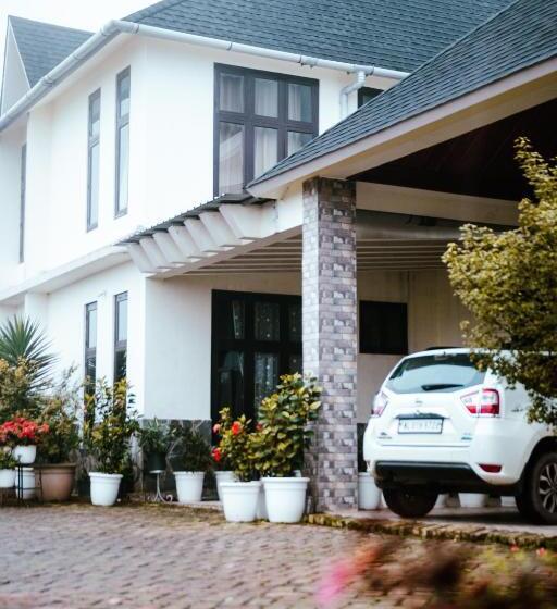 مبيت وإفطار Akim Homestay