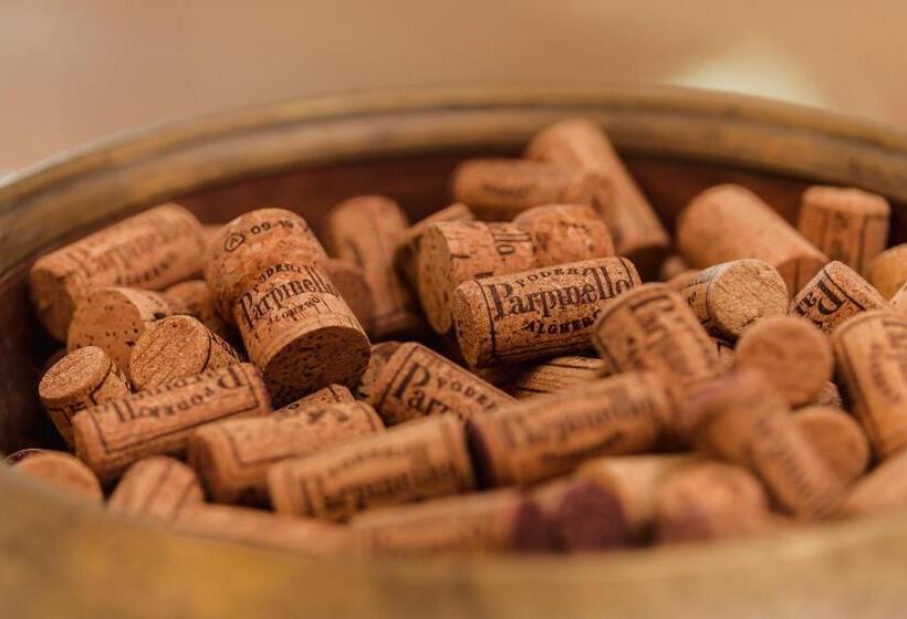 تختخواب و صبحانه La Vinia Bed&wine Experience   Adults Only