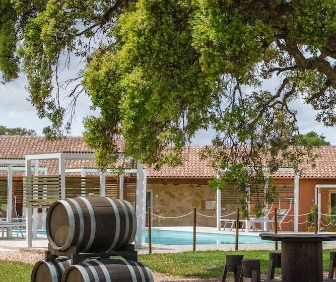 تختخواب و صبحانه La Vinia Bed&wine Experience   Adults Only