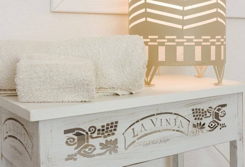 تختخواب و صبحانه La Vinia Bed&wine Experience   Adults Only