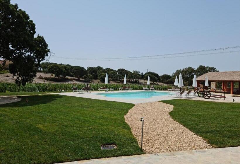 تختخواب و صبحانه La Vinia Bed&wine Experience   Adults Only