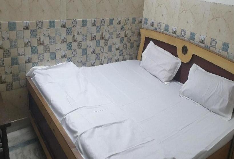 فندق Spot On 80817 Krishna Guest House