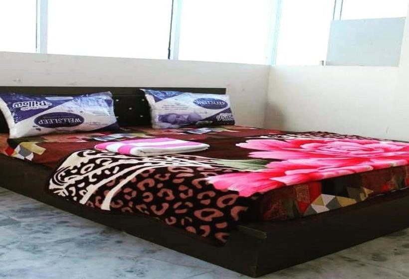 فندق Spot On 80817 Krishna Guest House