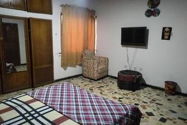 پانسیون Room In House   The Village Apartments, Gbagada O9o98o58ooo