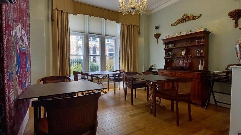 민박 Grosvenor House   Onsite Free Parking