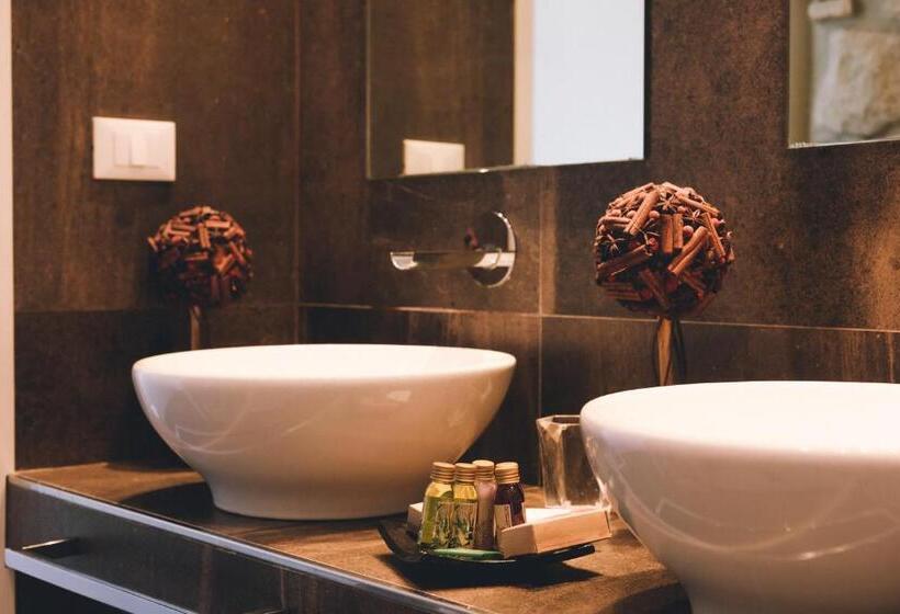 فندق Eveline 2 Piscina Privata O Jacuzzi