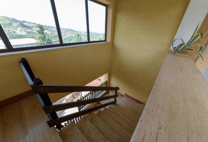 مبيت وإفطار Corleone Guesthouse