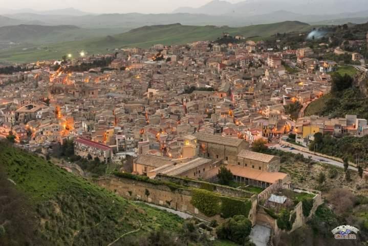 مبيت وإفطار Corleone Guesthouse
