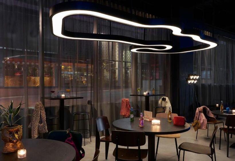 בית מלון כפרי Moxy Milton Keynes