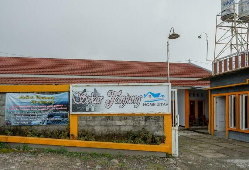 هتل Reddoorz Near Candi Cetho Karanganyar