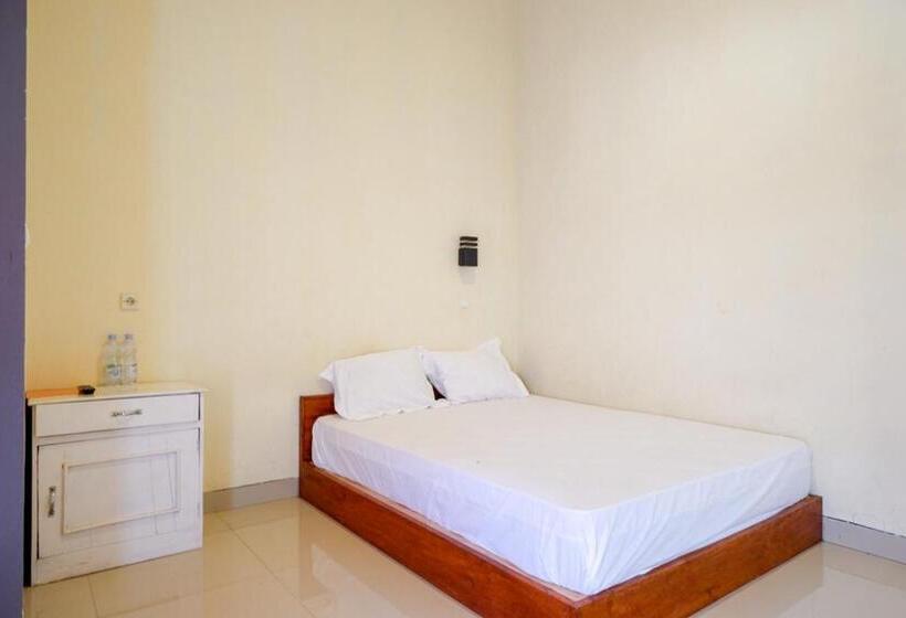 هتل Reddoorz Near Candi Cetho Karanganyar