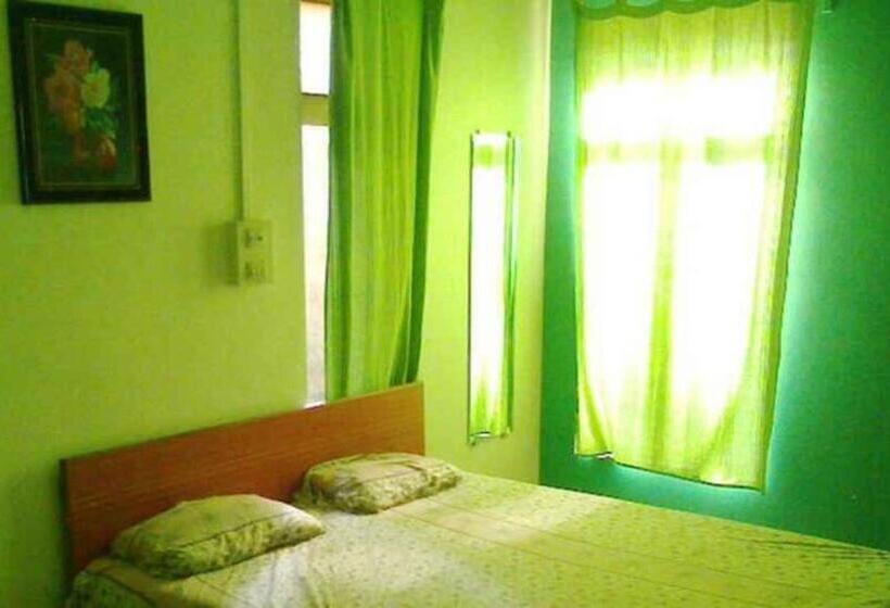 호텔 Swimming Pool Cottage Alibag With Meals