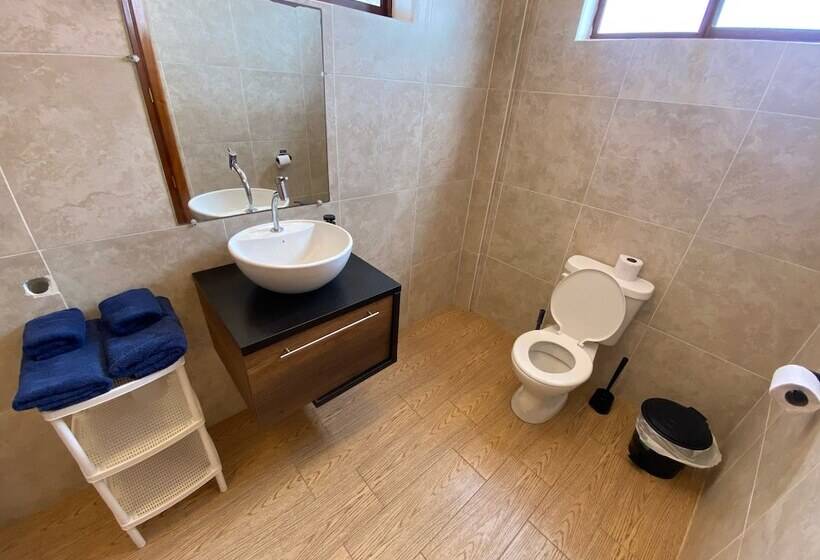 تختخواب و صبحانه Black Pearl