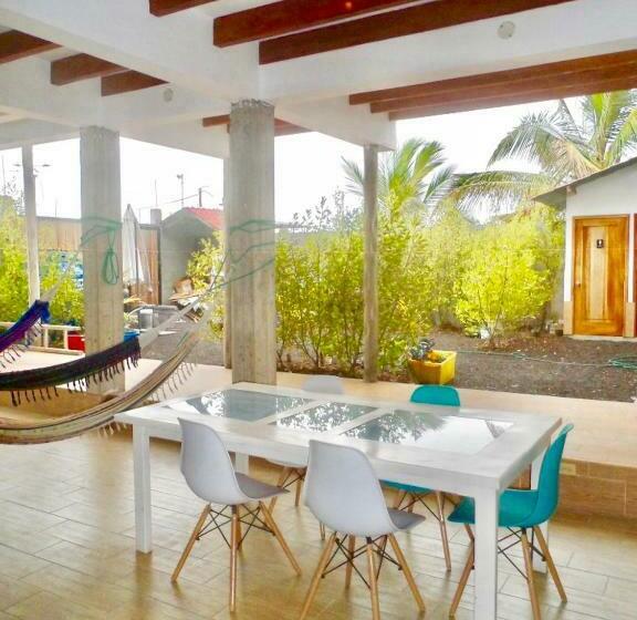 تختخواب و صبحانه Black Pearl