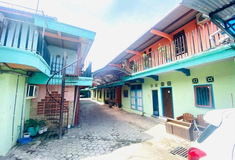 Отель Gerung 1 Near Alun Alun Nganjuk Mitra Reddoorz