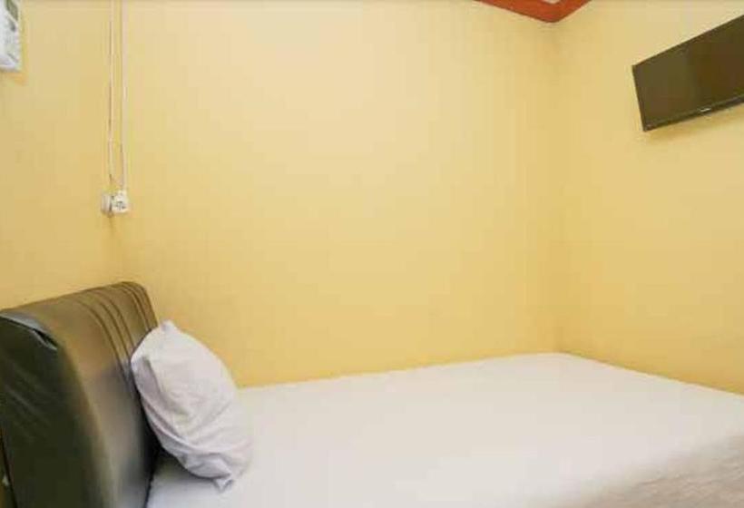 Otel Koolkost Syariah Near Pelabuhan Gresik