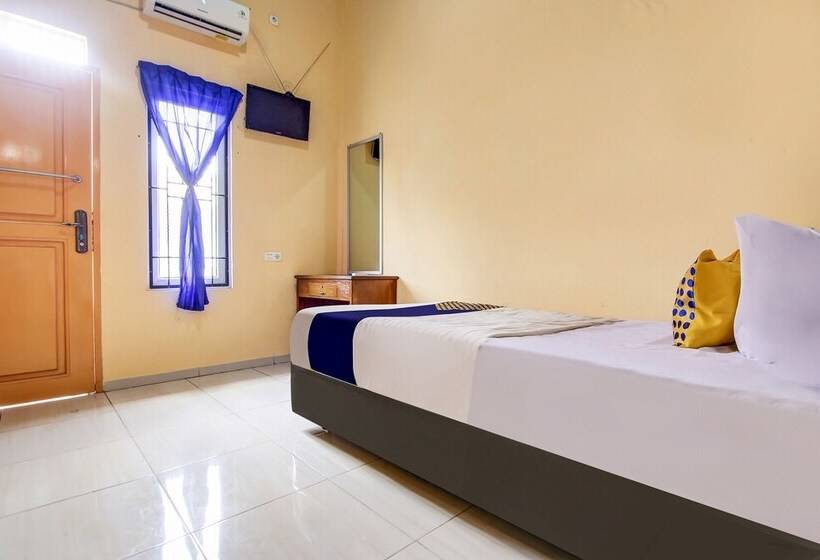 هتل Spot On 90433 Serasi Kost