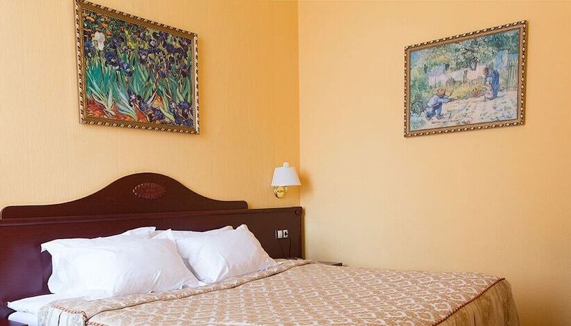 فندق Aurora Premier