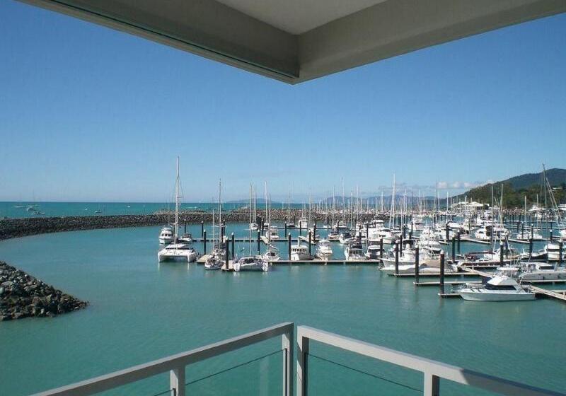 هتل Peninsula Airlie Beach
