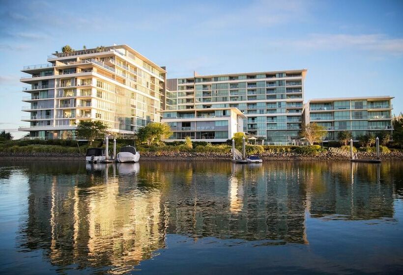هتل Ultiqa Freshwater Point Resort