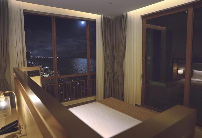 בית מלון כפרי Poly Jin Ting Bay Yu Jing Ge Seaview