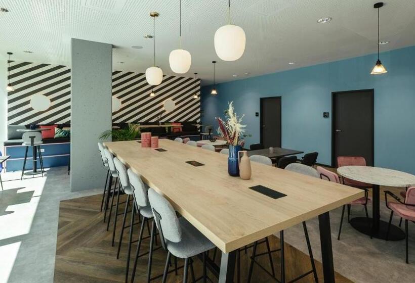 The Niu Belt   Apartments