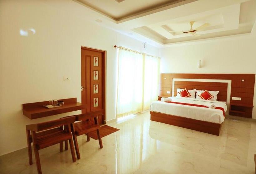 ホテル Candle Wood Munnar