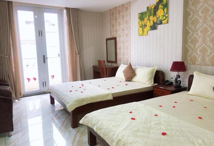 Otel Ngọc Mấy   đại Lợi