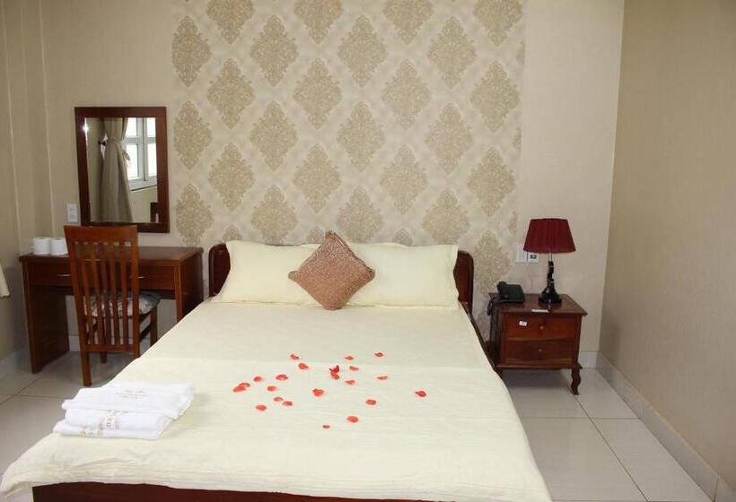 Otel Ngọc Mấy   đại Lợi