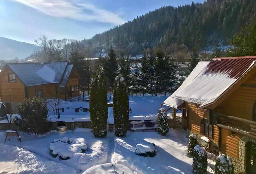 بنسيون Solomia