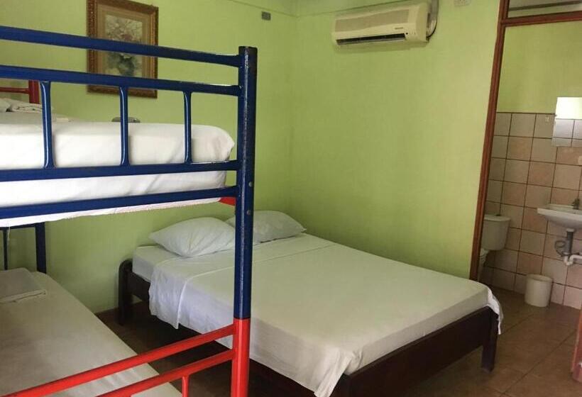 הוסטל Cabinas Brisas Del Golfo