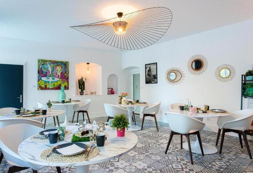 مبيت وإفطار Le 49 Côté Parc & Spa