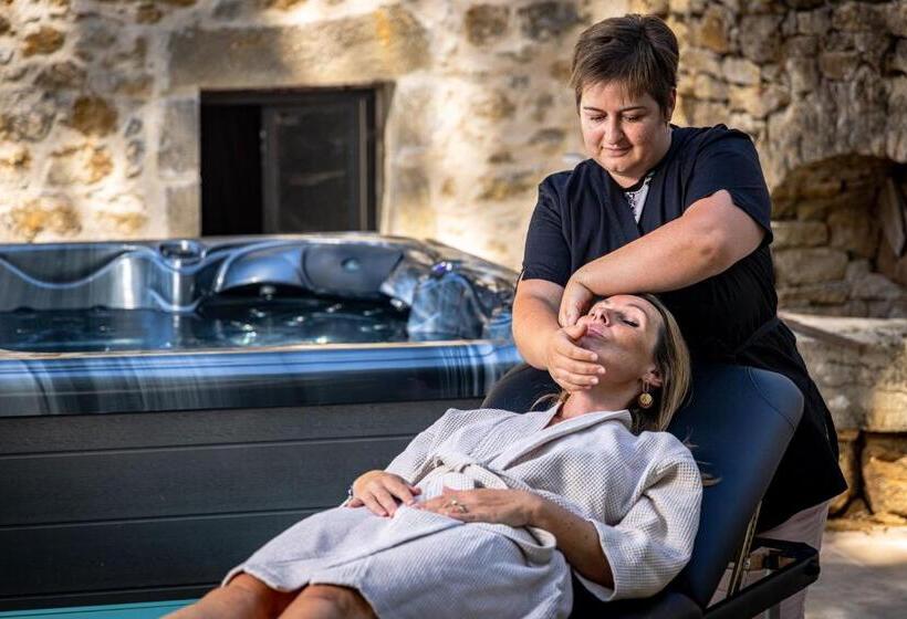 مبيت وإفطار Le 49 Côté Parc & Spa
