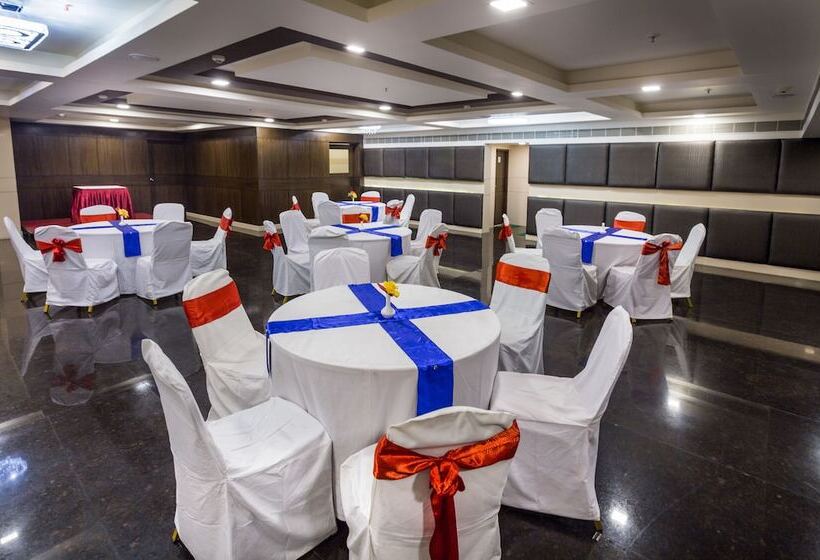 호텔 Cygnett Inn Ramachandra