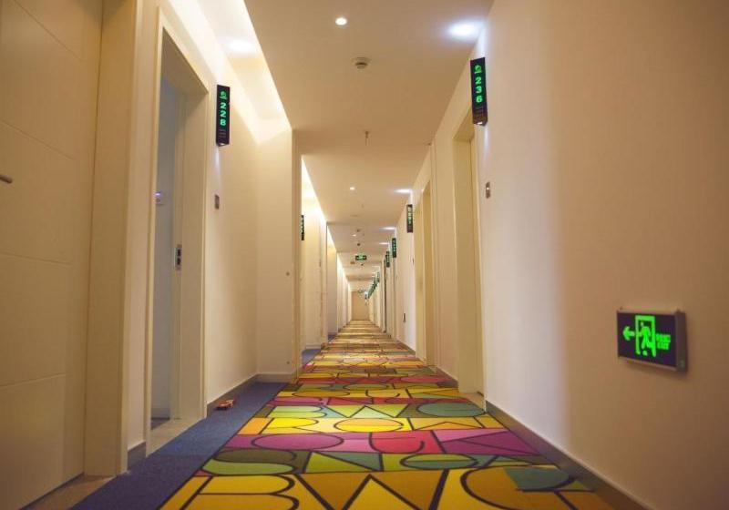 هتل Shell Shanghai Jiadingbei Subway Station Shuping Road