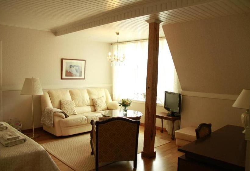 בית מלון כפרי Vääksyn Apteekinmajoitus