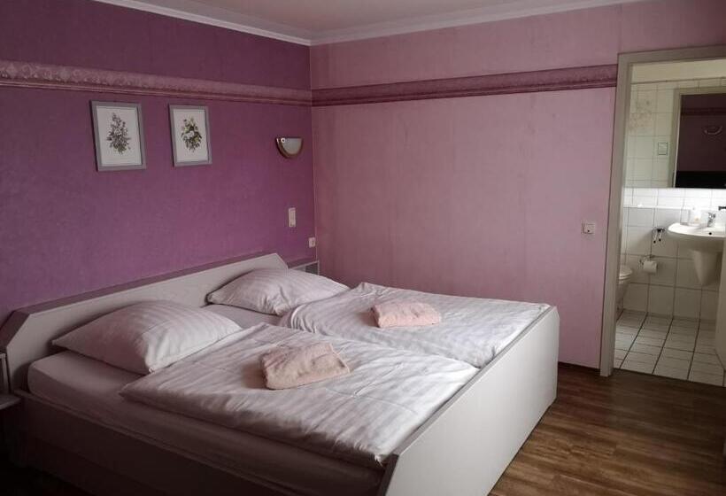 פנסיון Gasthaus Zur Alten Dorfschmiede