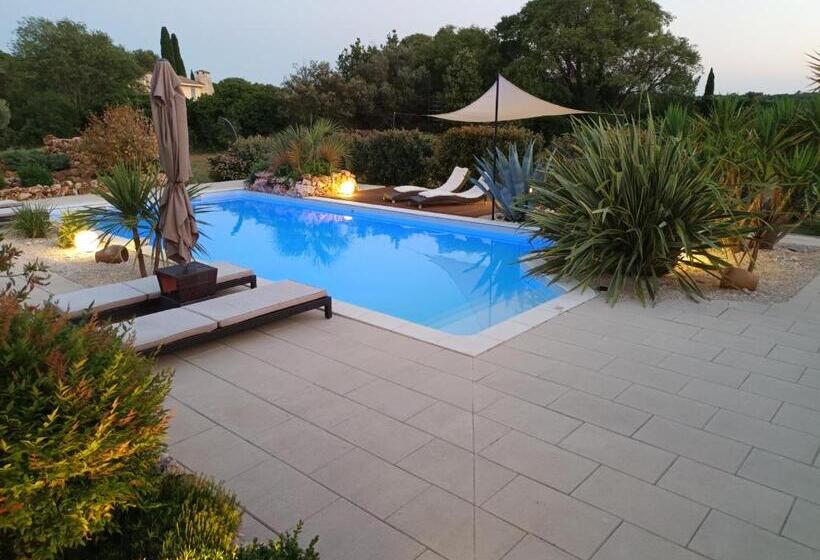 Пансион Le Mas De L Escale