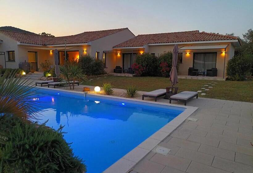 Пансион Le Mas De L Escale