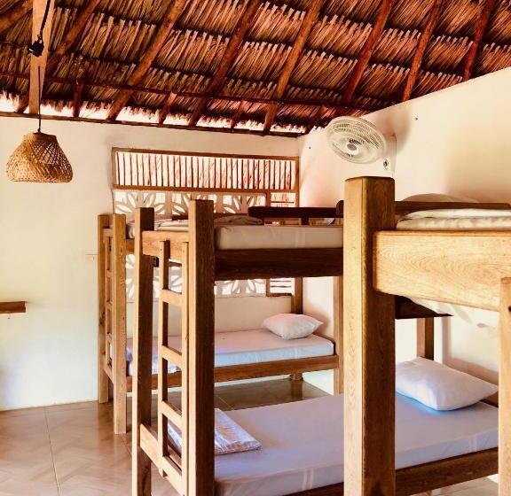 پانسیون Maria Moñitos Hostel