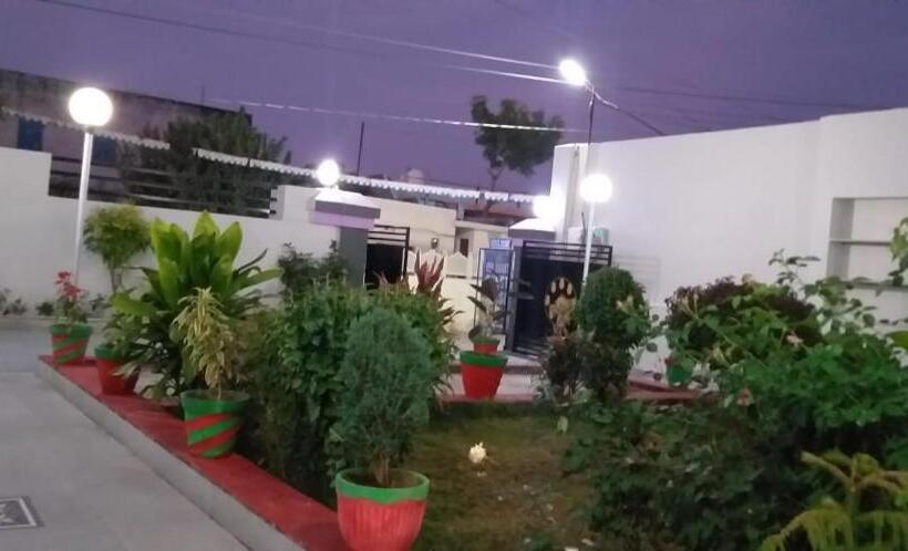 بنسيون Om Shanti Guest House