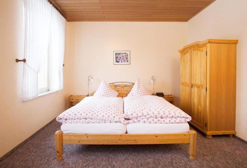 ユースホステル Gasthaus Zur Linde