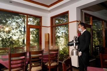 هاستل Pine Drive Resort