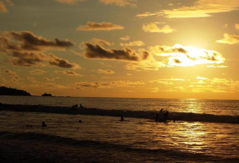 هتل Cabañas Refugio Salomon