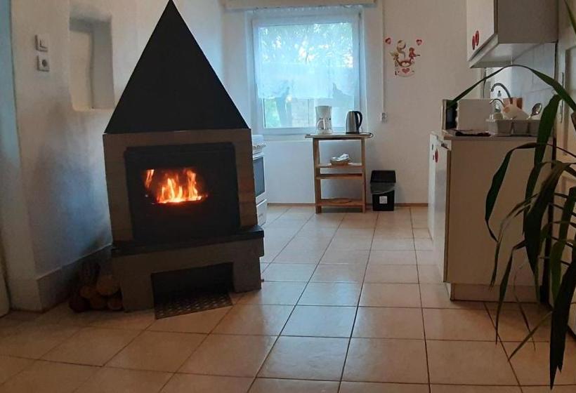 Пансион Akácvirág Vendégház