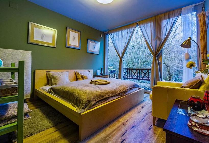 بنسيون Ezererdő Vendégház