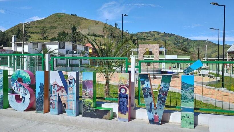פנסיון Hostal Taita Cristobal